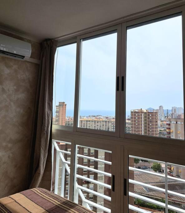Cozy Studio With Sea View Lägenhet Benidorm Exteriör bild